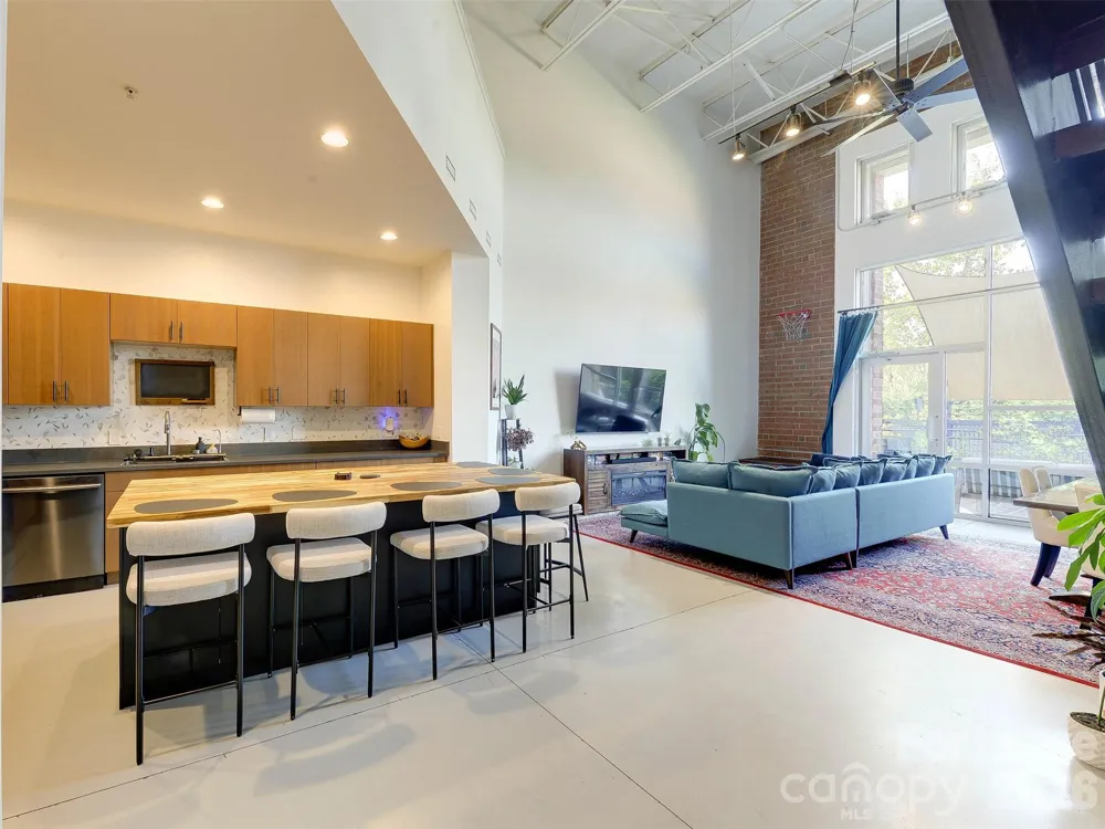 935 Westmere Avenue Charlotte, NC 28208