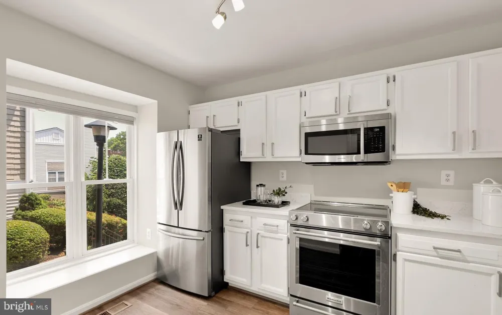 3831 9TH ROAD S Arlington, VA 22204
