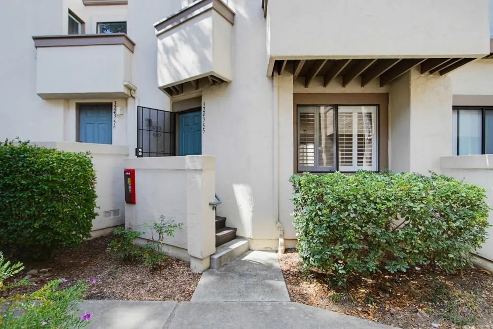 3243 Via Alicante #55 La Jolla, CA 92037
