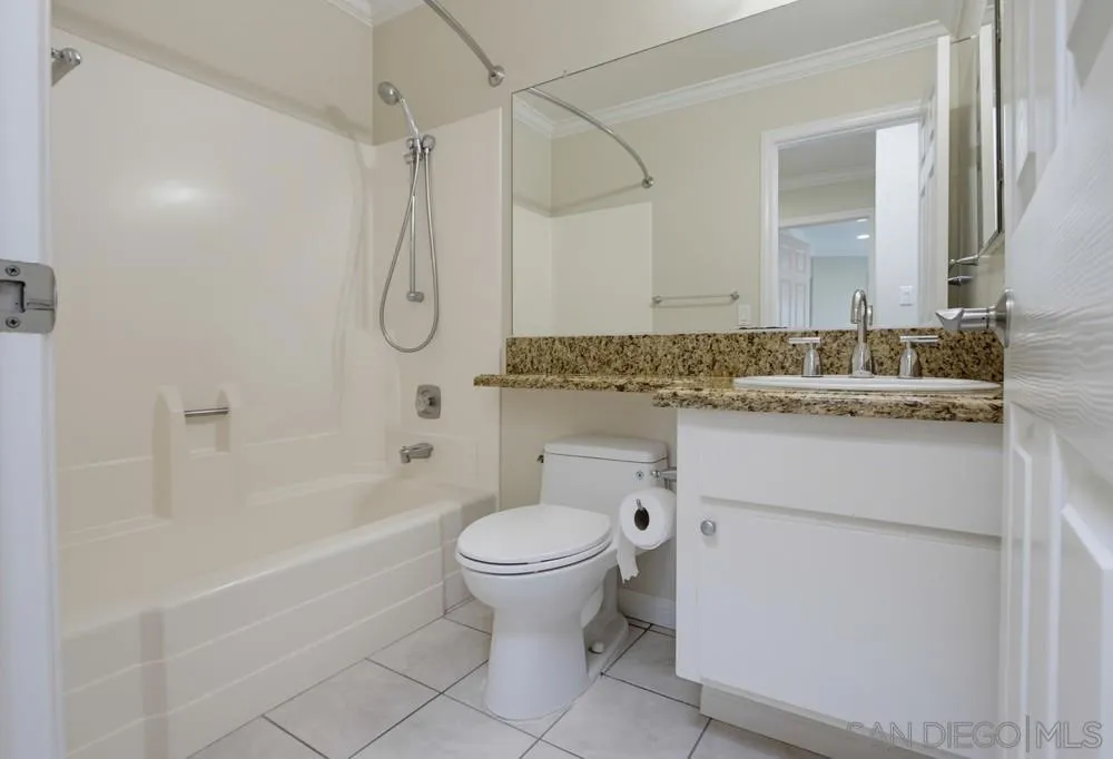 3243 Via Alicante #55 La Jolla, CA 92037