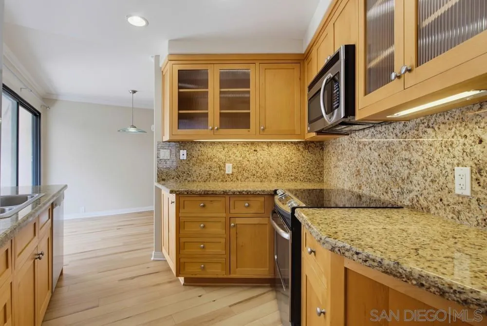 3243 Via Alicante #55 La Jolla, CA 92037