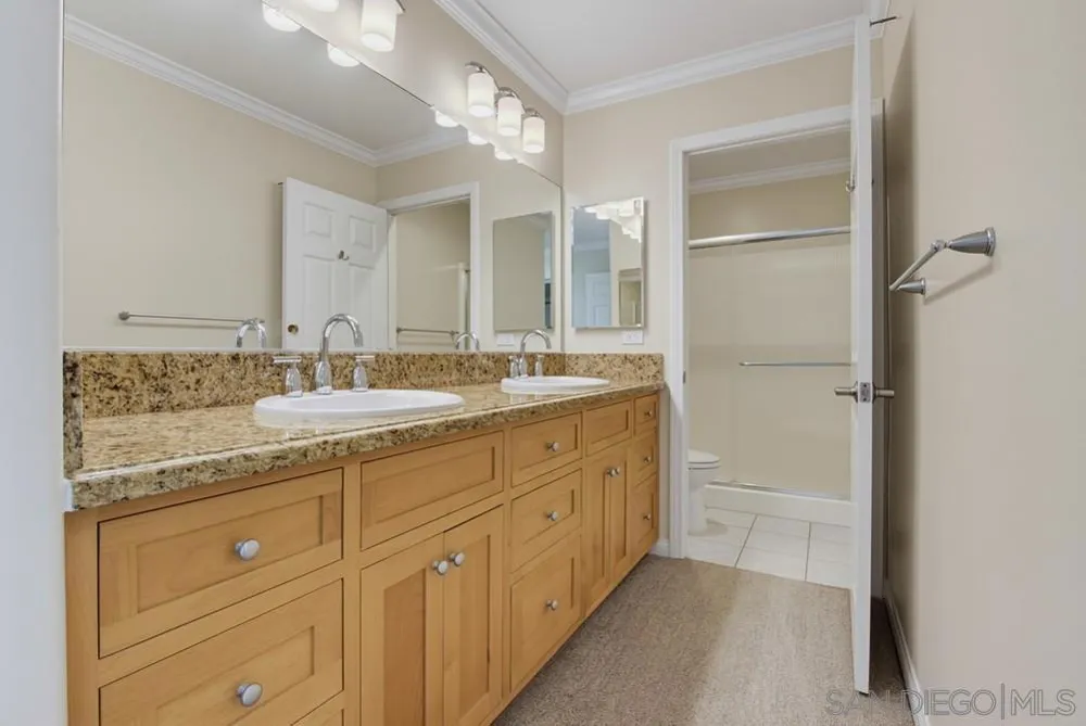 3243 Via Alicante #55 La Jolla, CA 92037