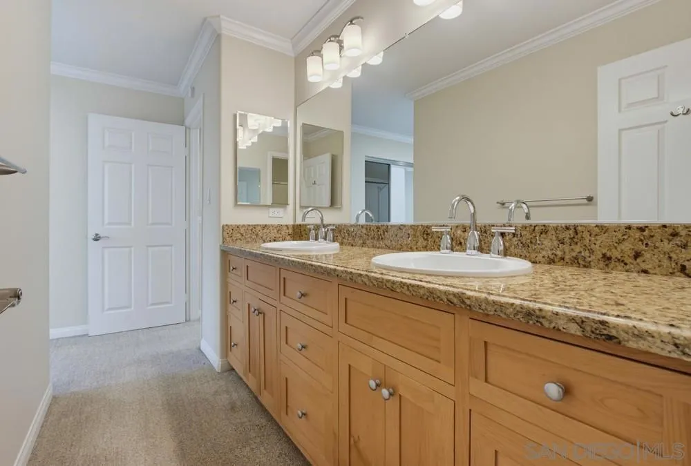 3243 Via Alicante #55 La Jolla, CA 92037