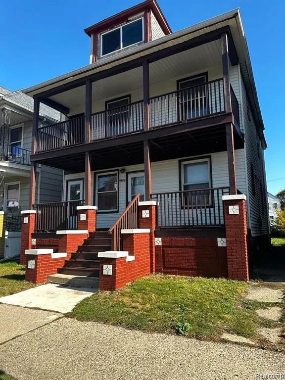 9506 Charest Street Hamtramck City, MI 48212