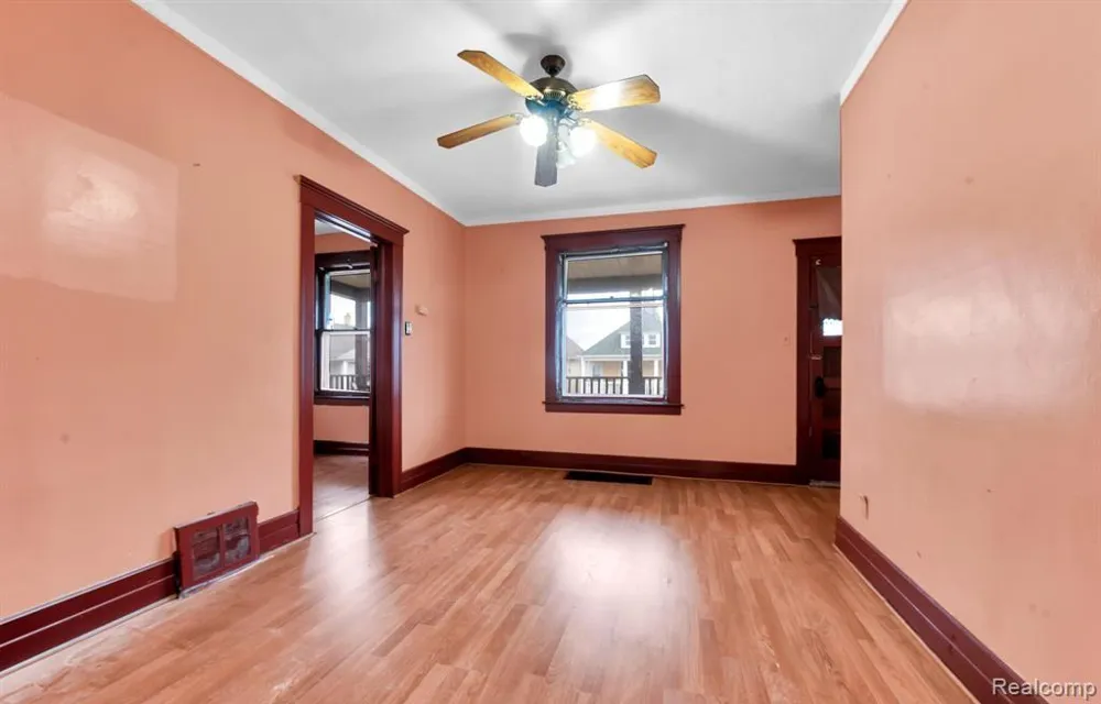 9506 Charest Street Hamtramck City, MI 48212