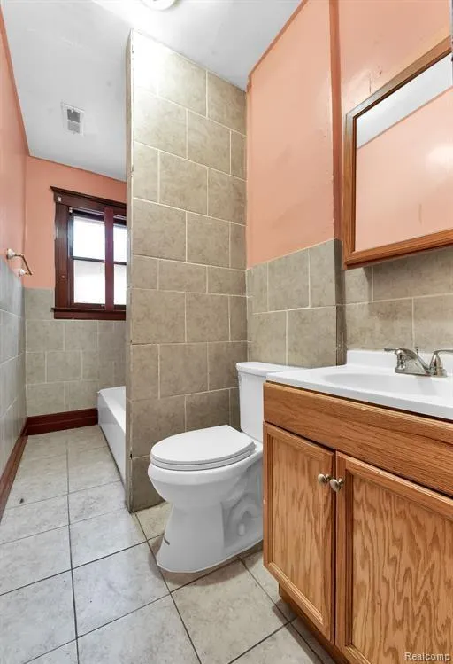 9506 Charest Street Hamtramck City, MI 48212