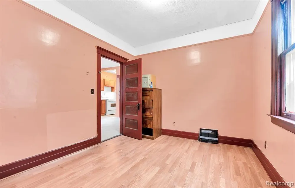 9506 Charest Street Hamtramck City, MI 48212