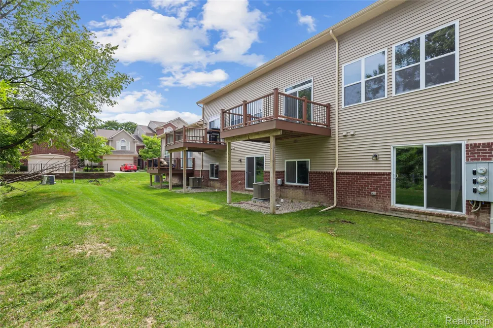 7512 Berry Wood Lane West Bloomfield Charter Township, MI 48322