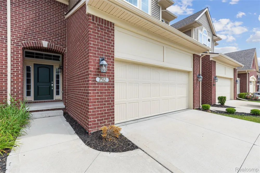 7512 Berry Wood Lane West Bloomfield Charter Township, MI 48322