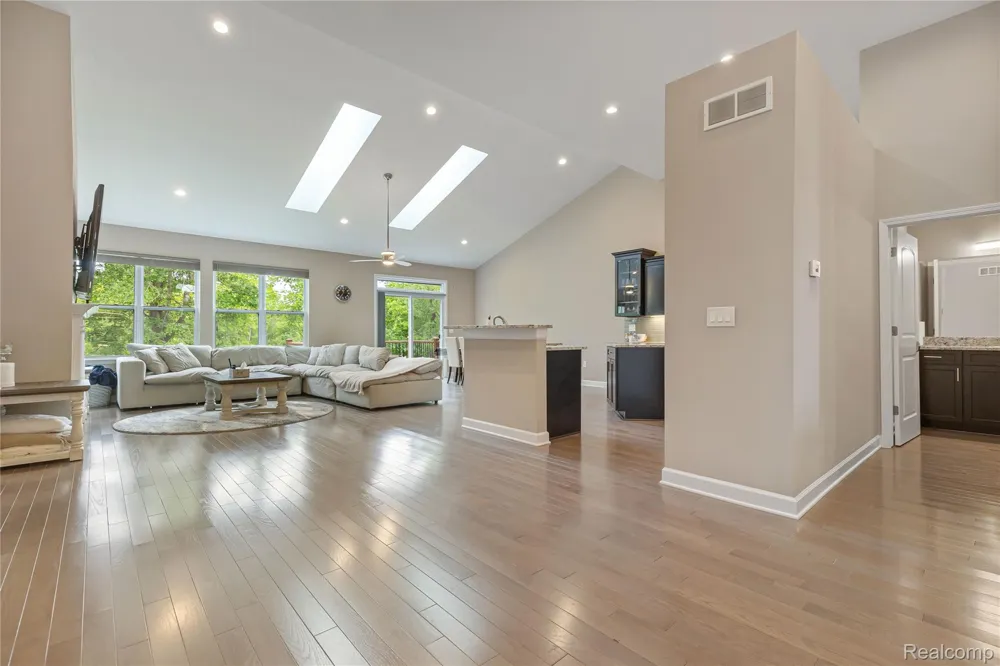 7512 Berry Wood Lane West Bloomfield Charter Township, MI 48322