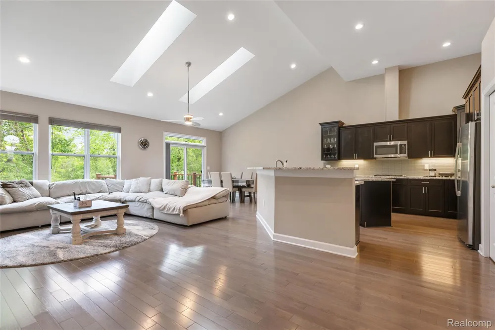 7512 Berry Wood Lane West Bloomfield Charter Township, MI 48322
