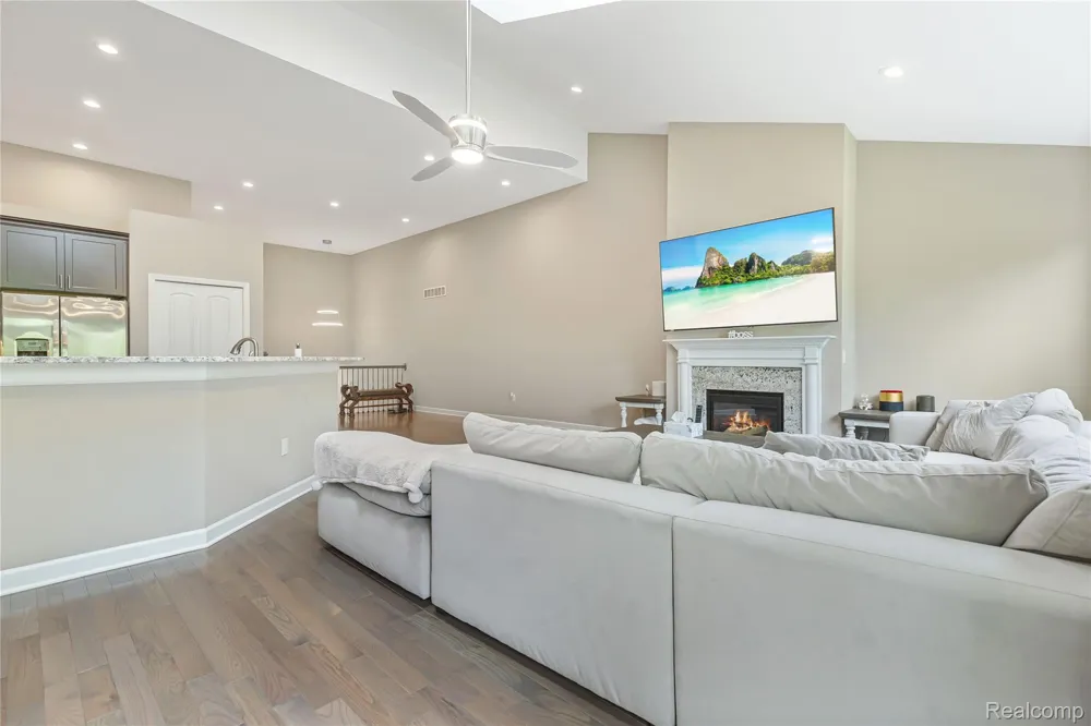 7512 Berry Wood Lane West Bloomfield Charter Township, MI 48322