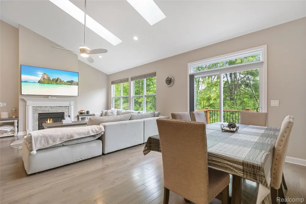 7512 Berry Wood Lane West Bloomfield Charter Township, MI 48322
