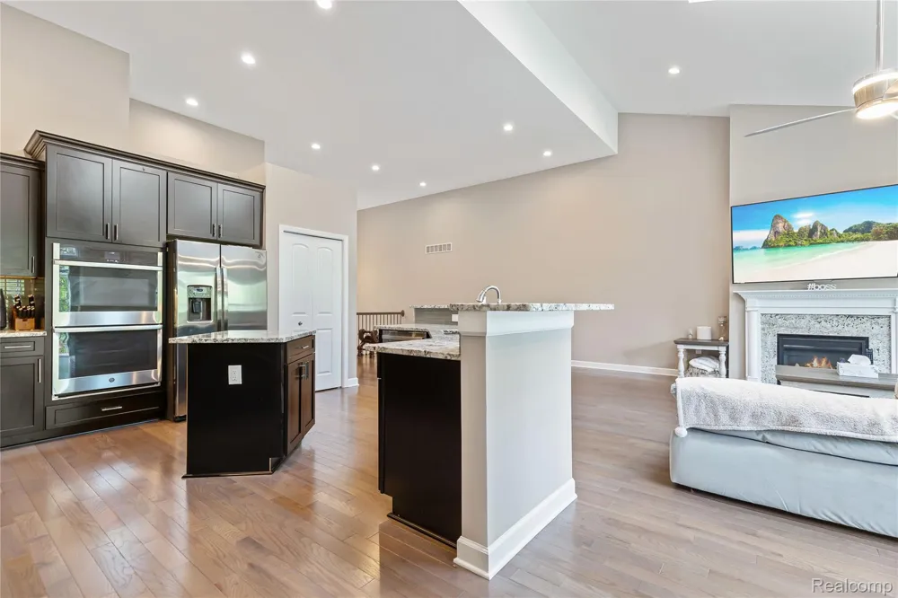 7512 Berry Wood Lane West Bloomfield Charter Township, MI 48322