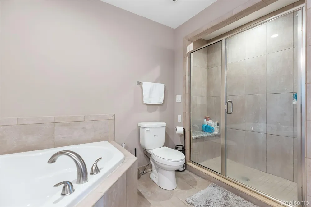 7512 Berry Wood Lane West Bloomfield Charter Township, MI 48322
