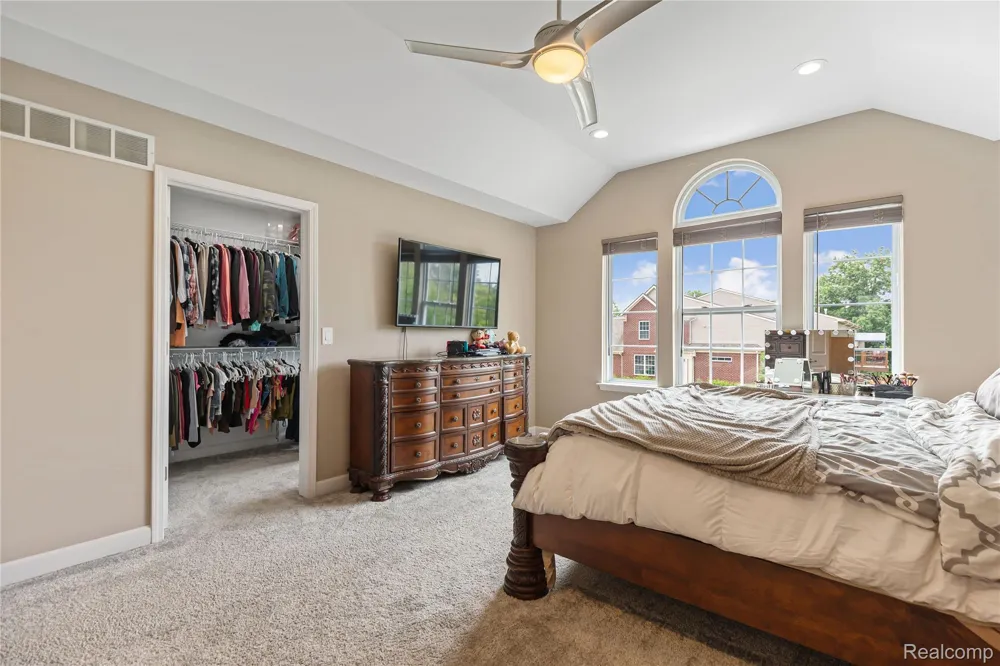 7512 Berry Wood Lane West Bloomfield Charter Township, MI 48322
