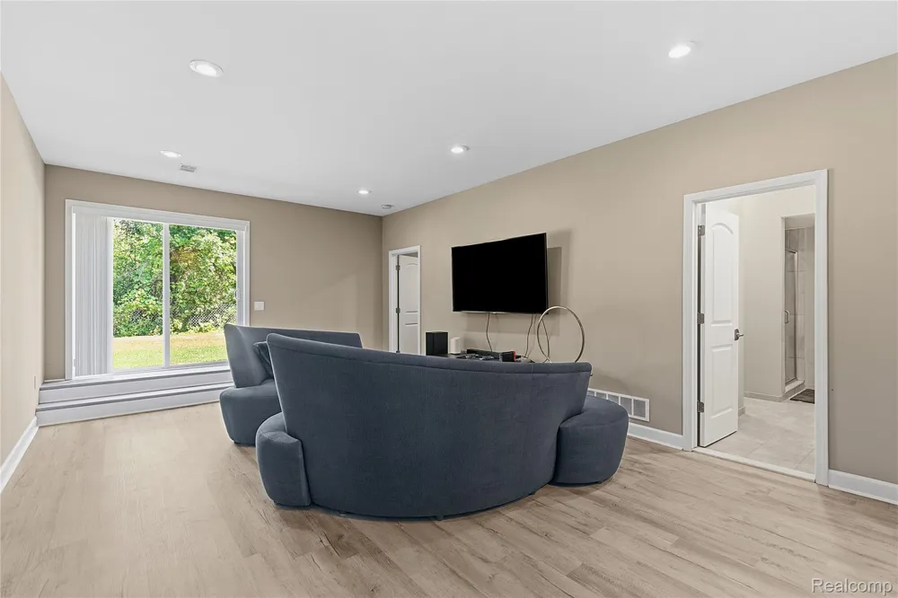 7512 Berry Wood Lane West Bloomfield Charter Township, MI 48322