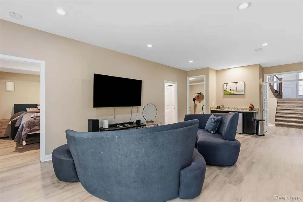 7512 Berry Wood Lane West Bloomfield Charter Township, MI 48322