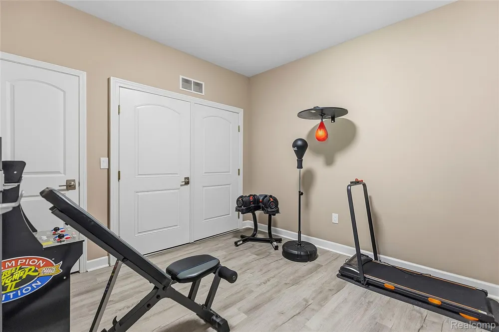 7512 Berry Wood Lane West Bloomfield Charter Township, MI 48322