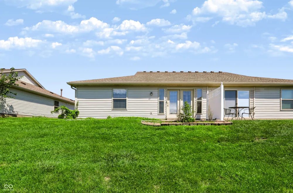 2059 Pelican Drive Franklin, IN 46131