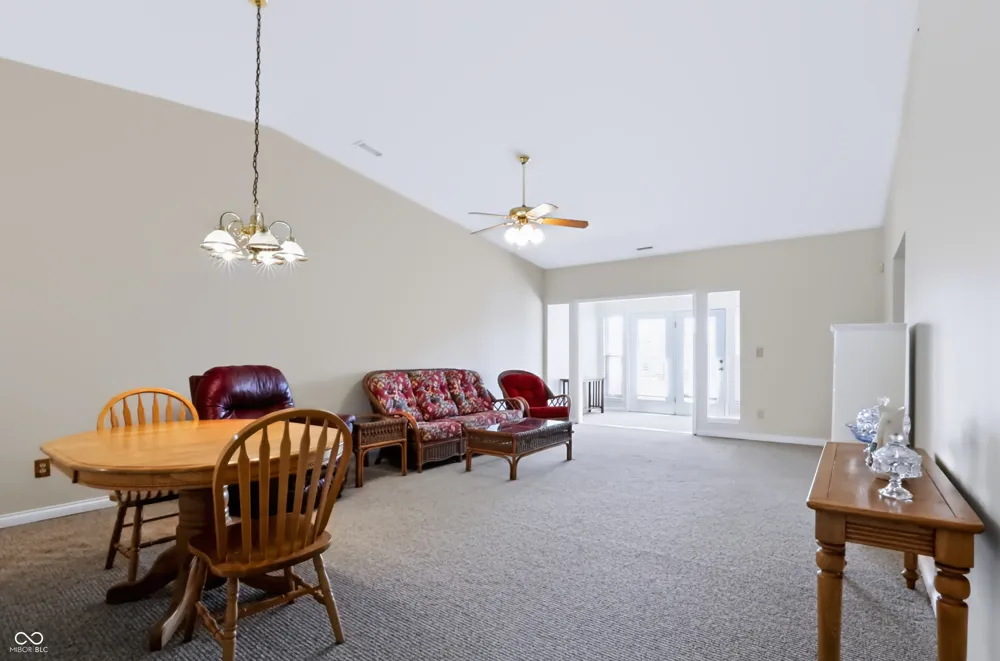 2059 Pelican Drive Franklin, IN 46131