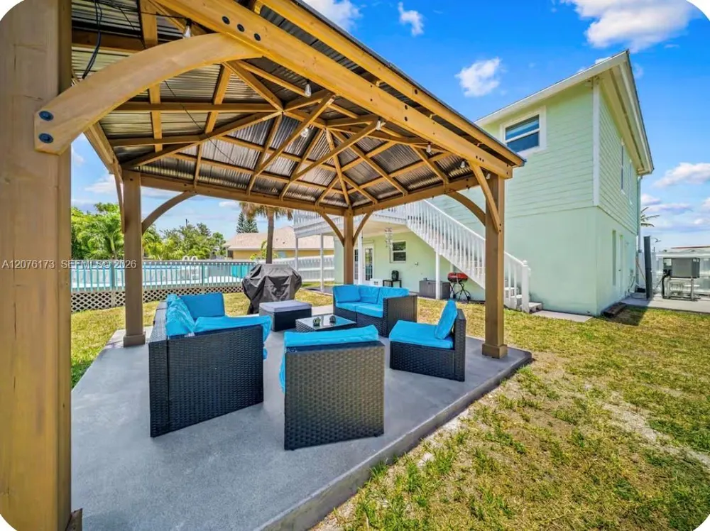 1261 Bonefish Ct Fort Pierce, FL 34949