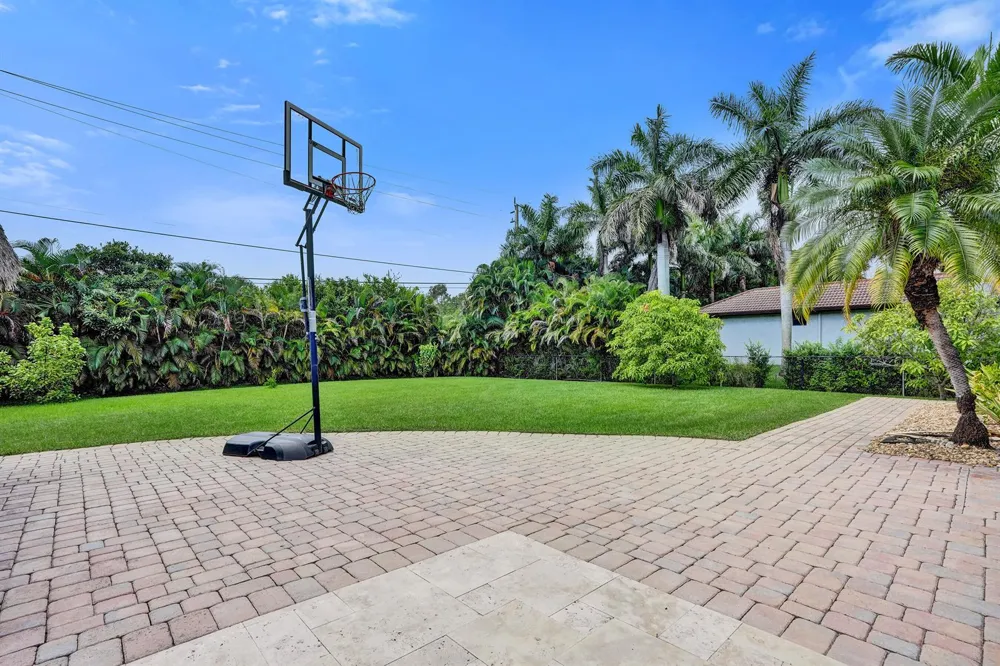 11800 NW 17TH PLACE Plantation, FL 33323