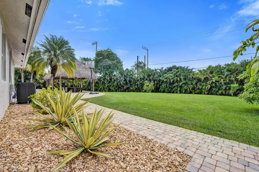 11800 NW 17TH PLACE Plantation, FL 33323