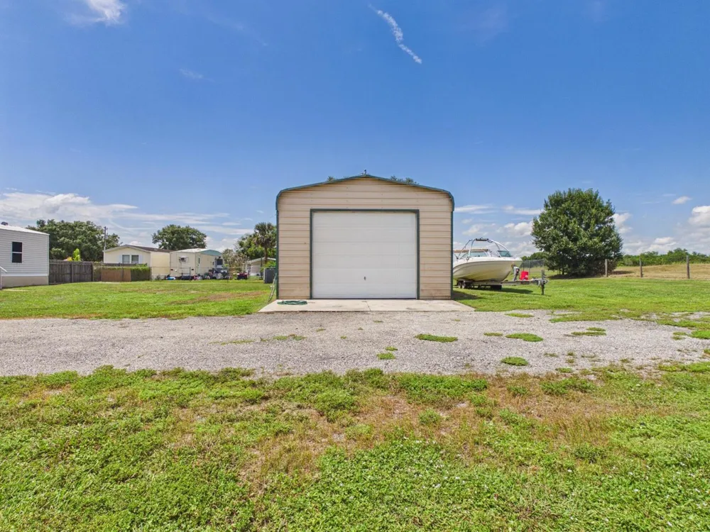 8615 SE 57th Drive Okeechobee, FL 34974
