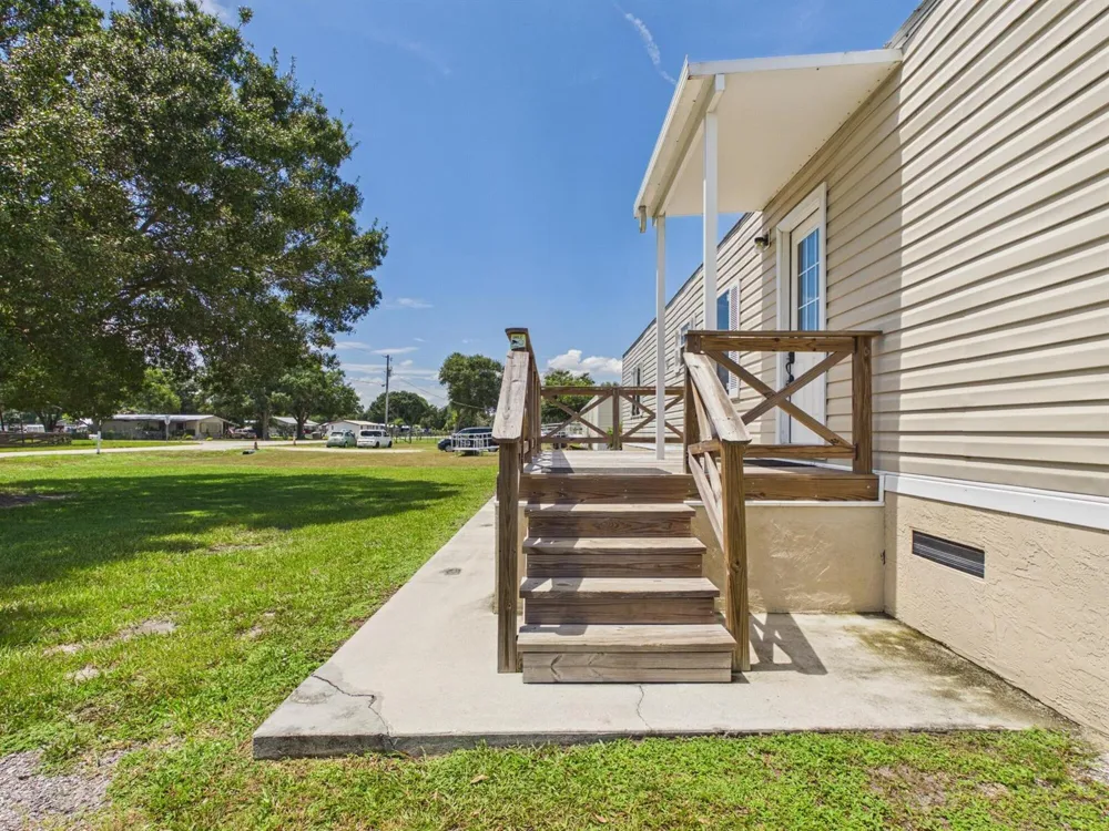 8615 SE 57th Drive Okeechobee, FL 34974