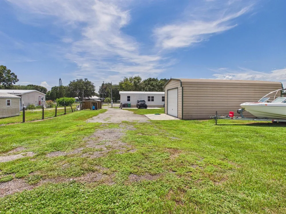 8615 SE 57th Drive Okeechobee, FL 34974