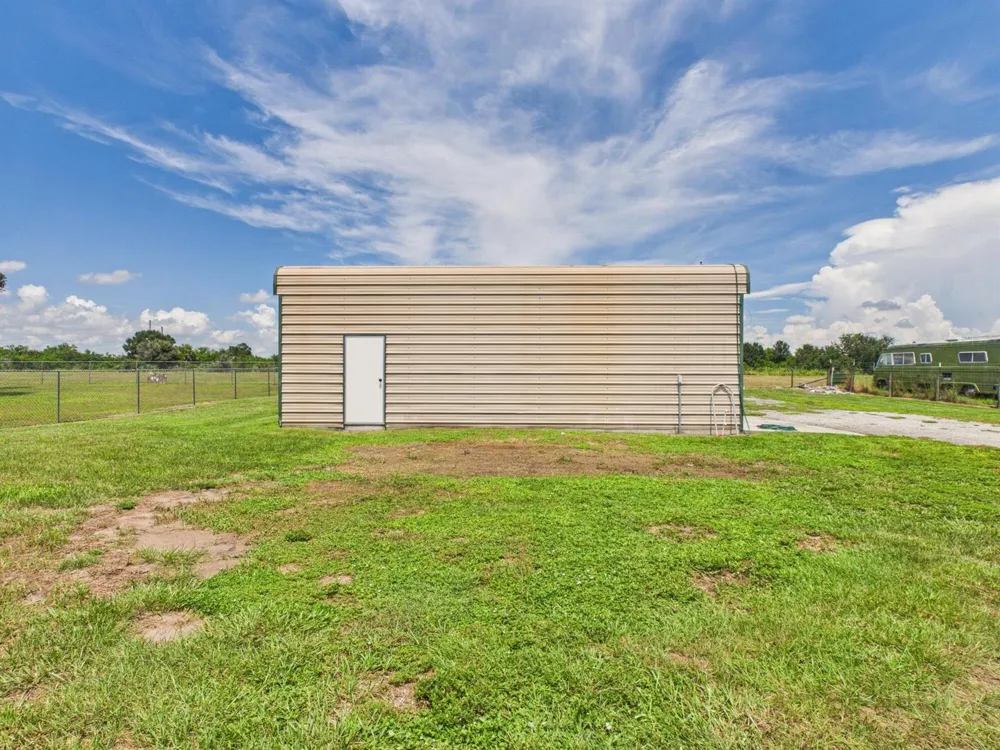 8615 SE 57th Drive Okeechobee, FL 34974