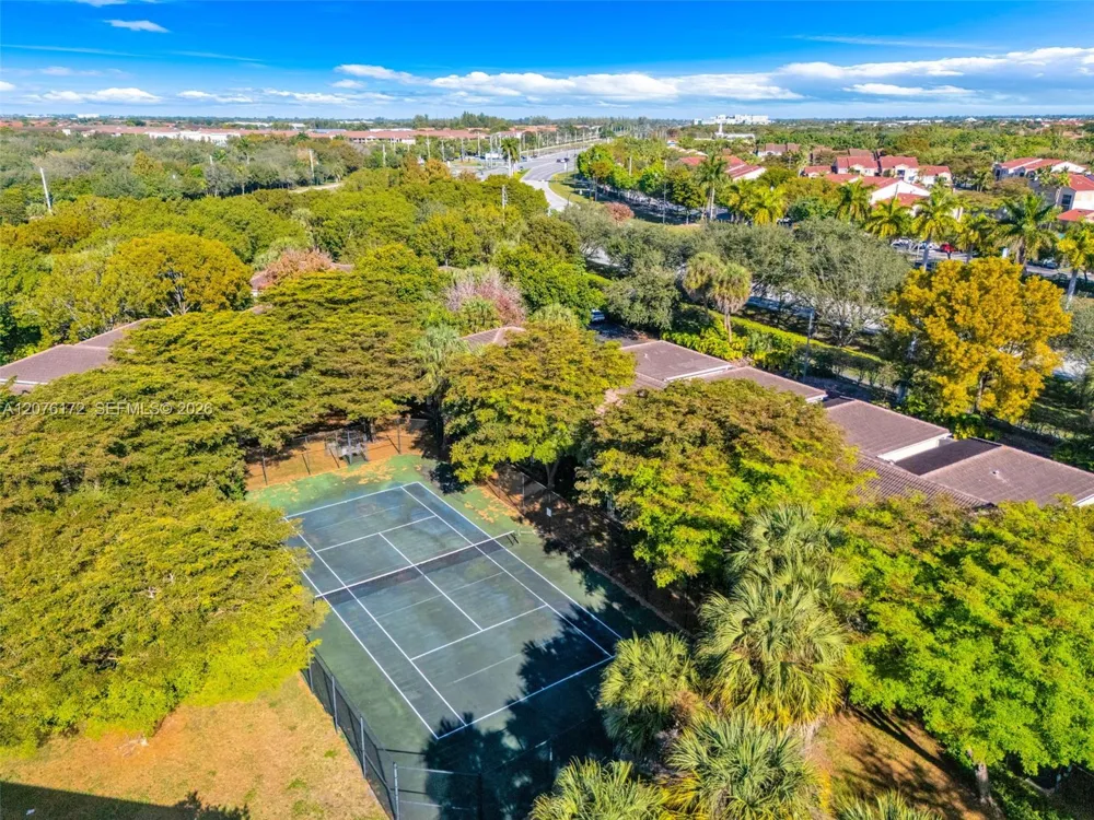 2457 Centergate Dr #306 Miramar, FL 33025