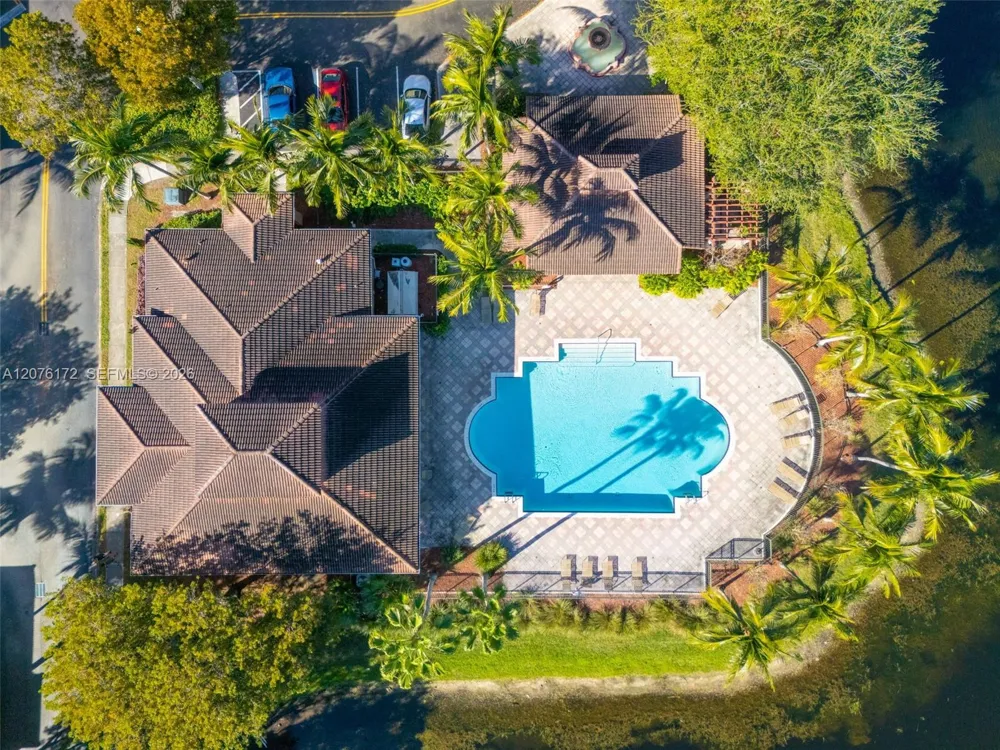 2457 Centergate Dr #306 Miramar, FL 33025