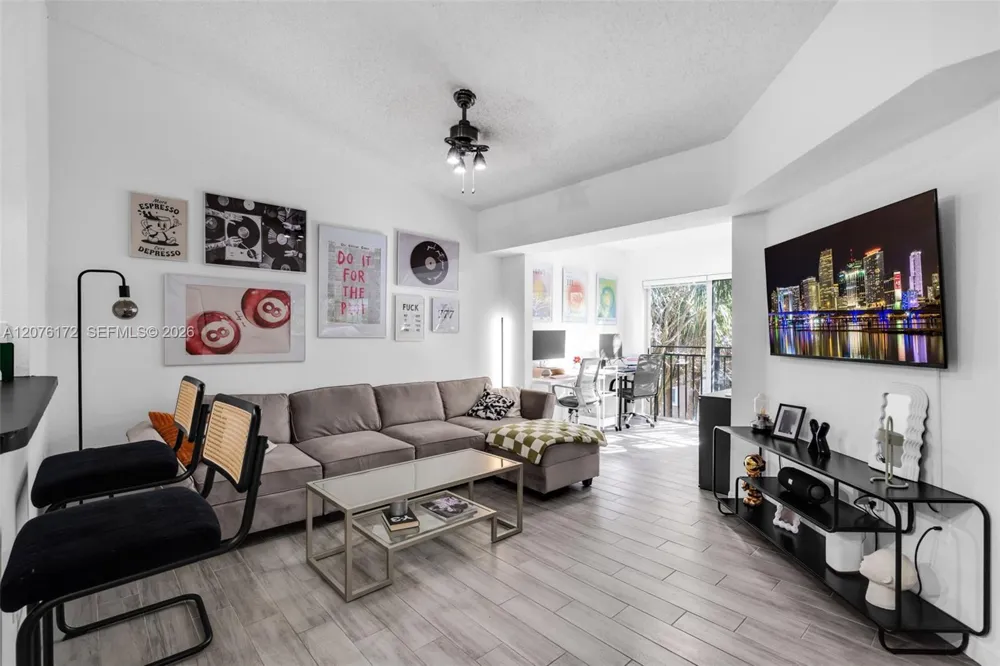 2457 Centergate Dr #306 Miramar, FL 33025