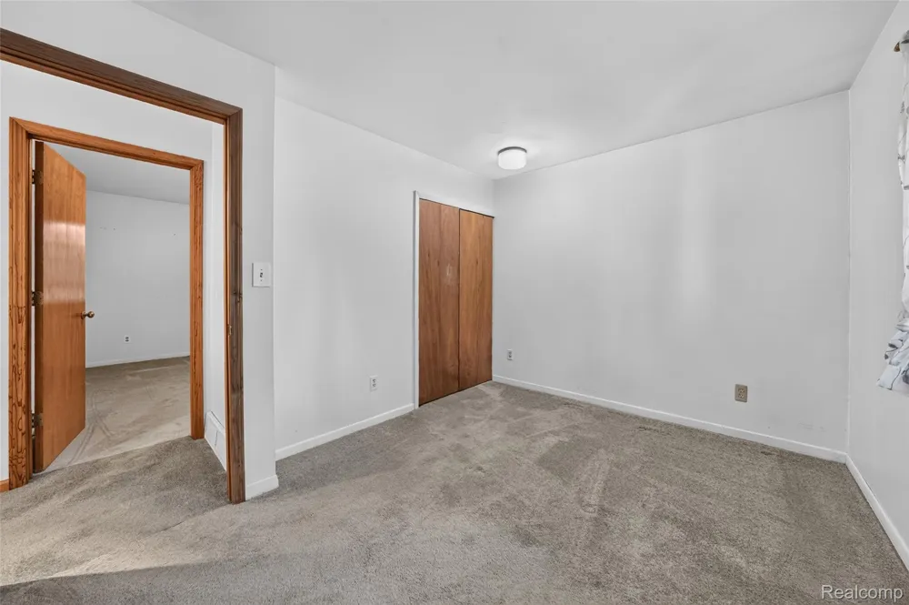 10975 Andersonville Road Springfield Charter Township, MI 48350