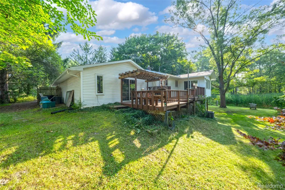 10975 Andersonville Road Springfield Charter Township, MI 48350