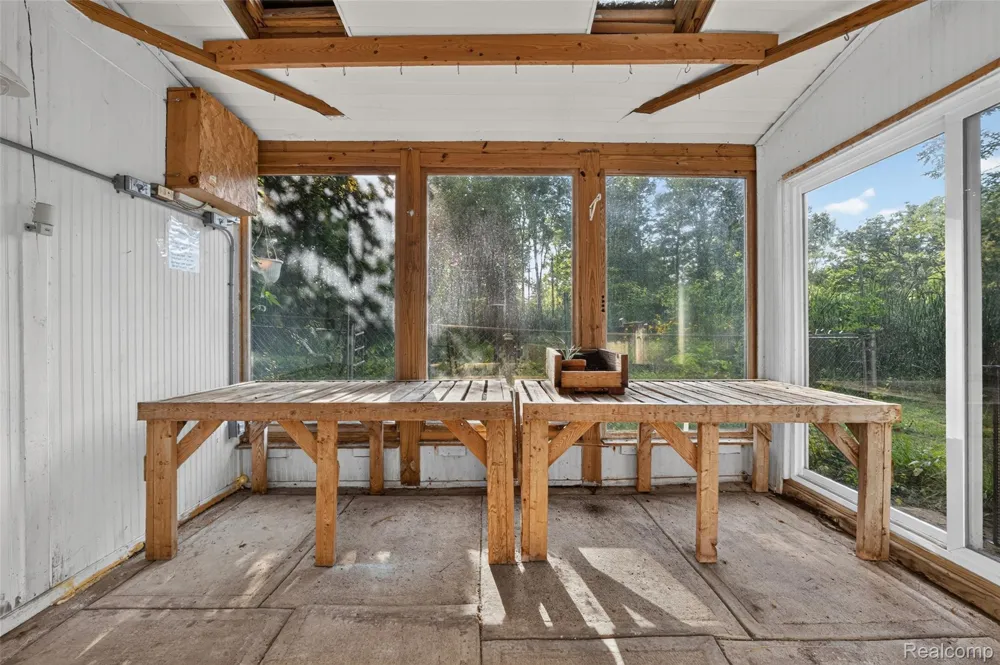 10975 Andersonville Road Springfield Charter Township, MI 48350