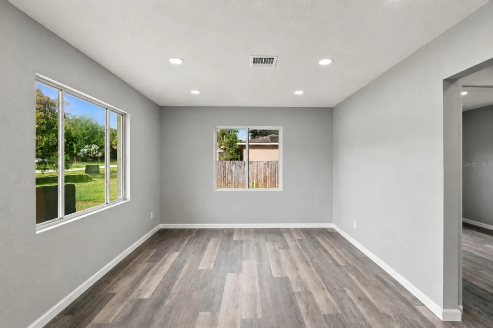 8 SMYRNA DRIVE Debary, FL 32713