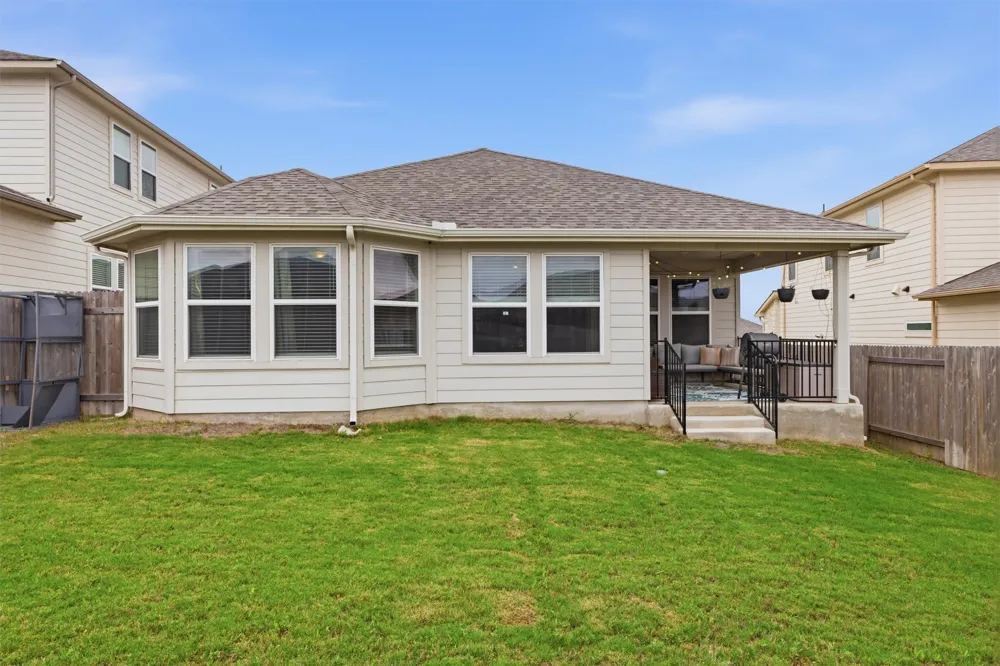 162 El Capitan Loop Dripping Springs, TX 78620