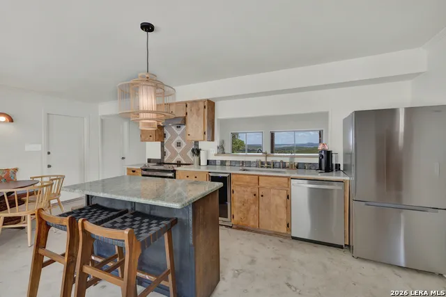 447 MADRONA DR New Braunfels, TX 78132
