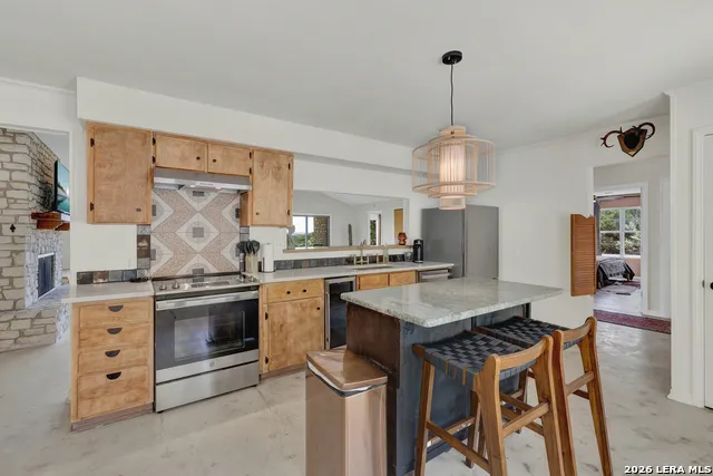 447 MADRONA DR New Braunfels, TX 78132