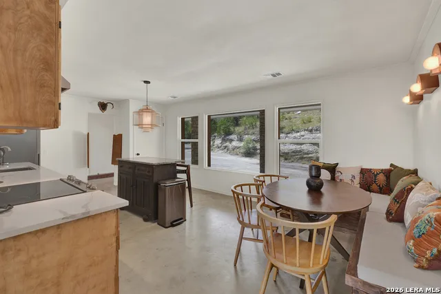 447 MADRONA DR New Braunfels, TX 78132