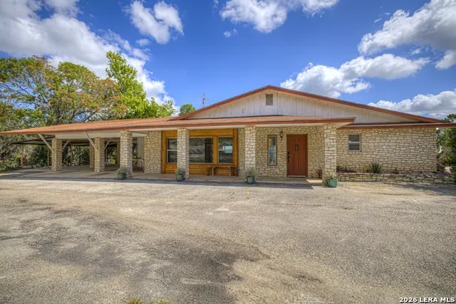 447 MADRONA DR New Braunfels, TX 78132