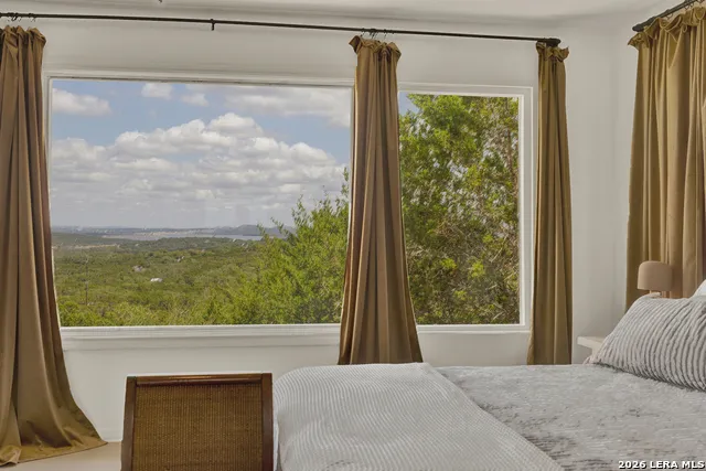 447 MADRONA DR New Braunfels, TX 78132
