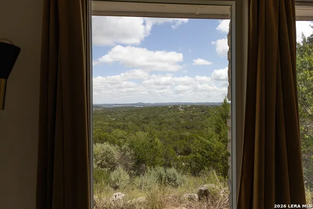 447 MADRONA DR New Braunfels, TX 78132