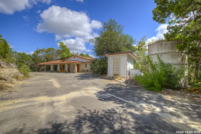 447 MADRONA DR New Braunfels, TX 78132