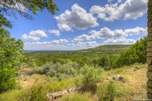 447 MADRONA DR New Braunfels, TX 78132