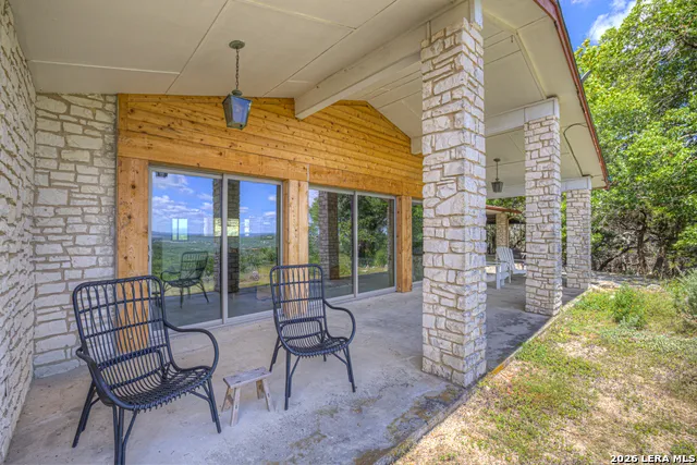 447 MADRONA DR New Braunfels, TX 78132