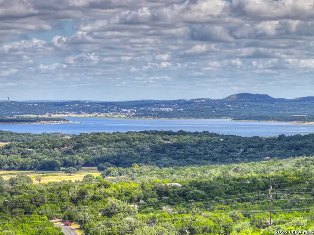 447 MADRONA DR New Braunfels, TX 78132